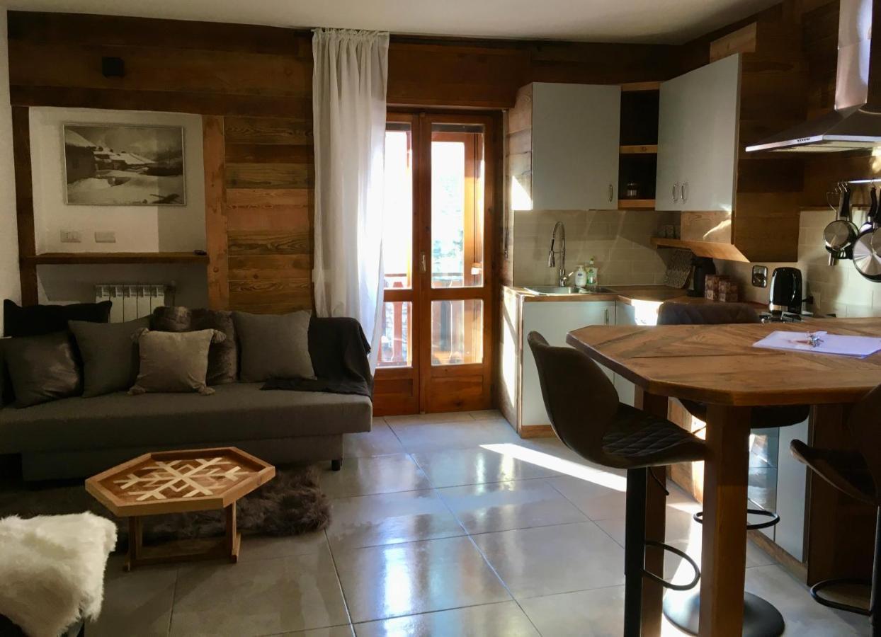 Casa Della Nonna Lägenhet Oulx Exteriör bild