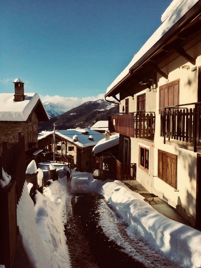 Casa Della Nonna Lägenhet Oulx Exteriör bild